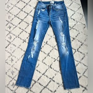 Buckle Stella Ankle Straight - used in good condition. Distressed